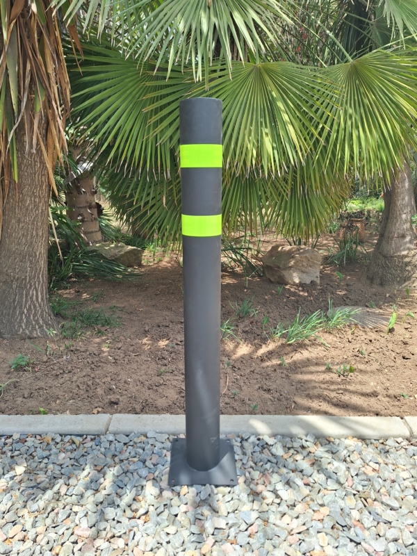 Photo of a reflective bollard in South Africa